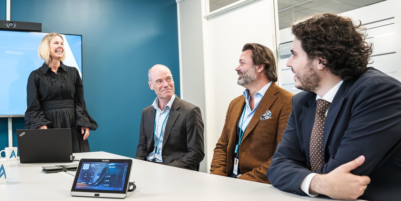 4 people in a meeting
