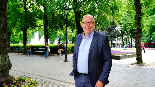 En person i parken