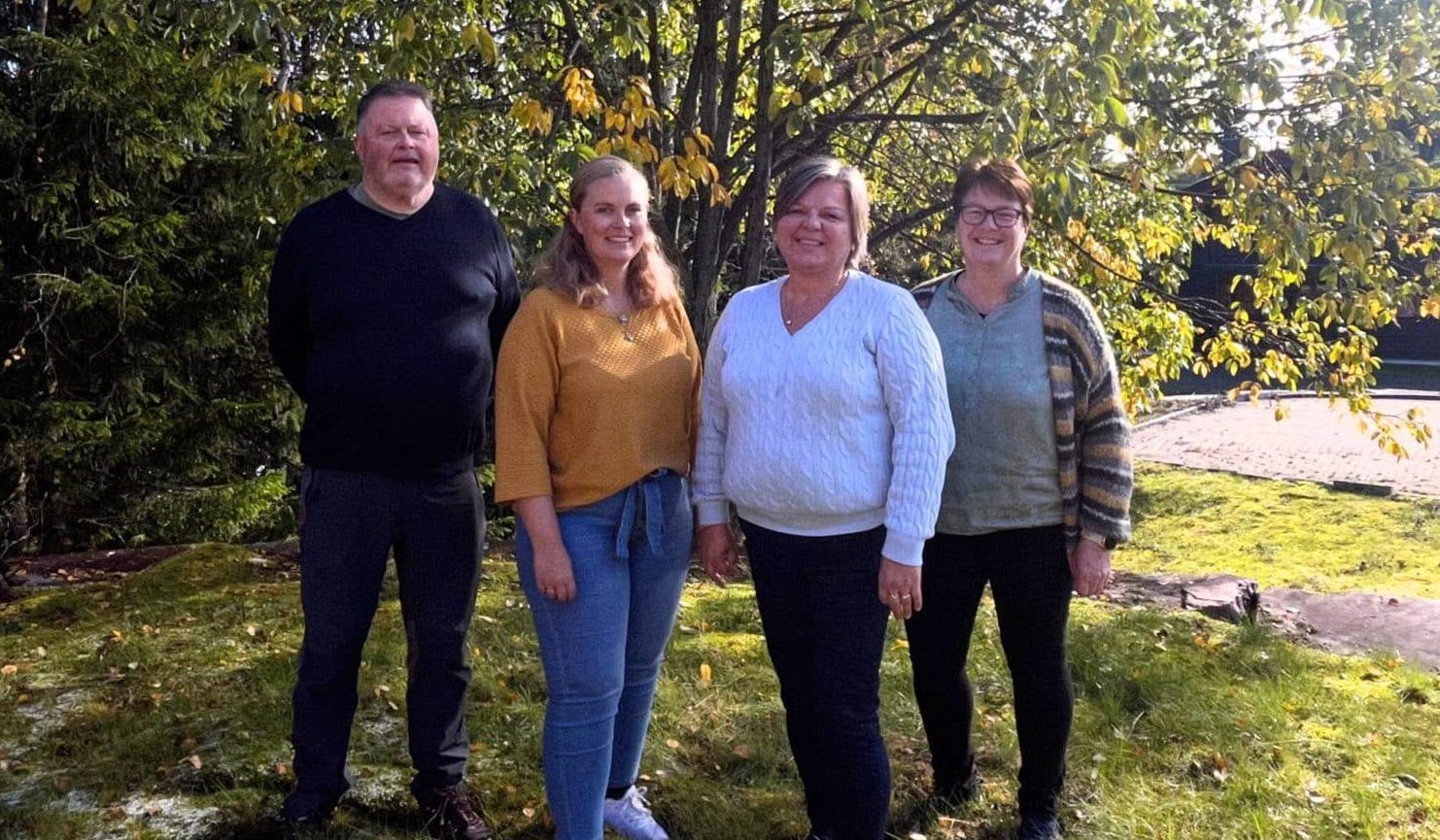 mennesker ute i naturen